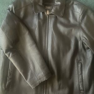 Men’s leather jacket size Large